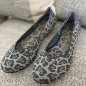 Rothy’s Size 8 Flats – Blue Gray Leopard Print – Rare Retired Style
